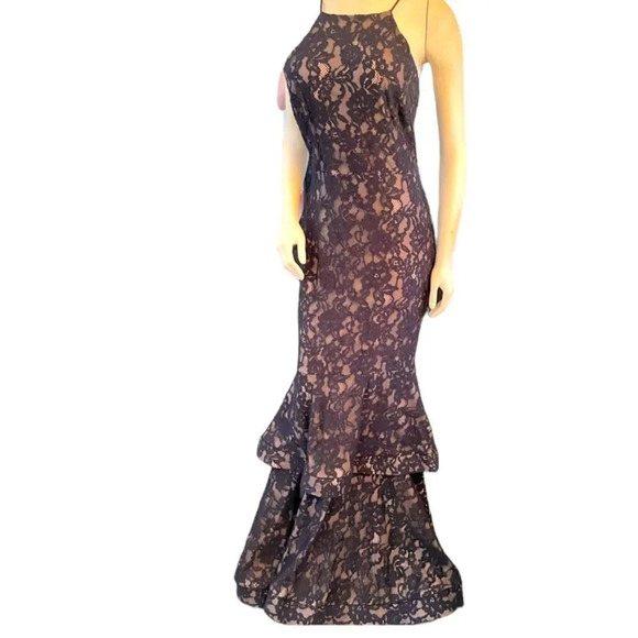 BLACK LACE OVERLAY FLOOR LENGTH TEIRED RUFFLED MERMAID GOWN BY WINDSOR SIZE L - Picture 1 of 14